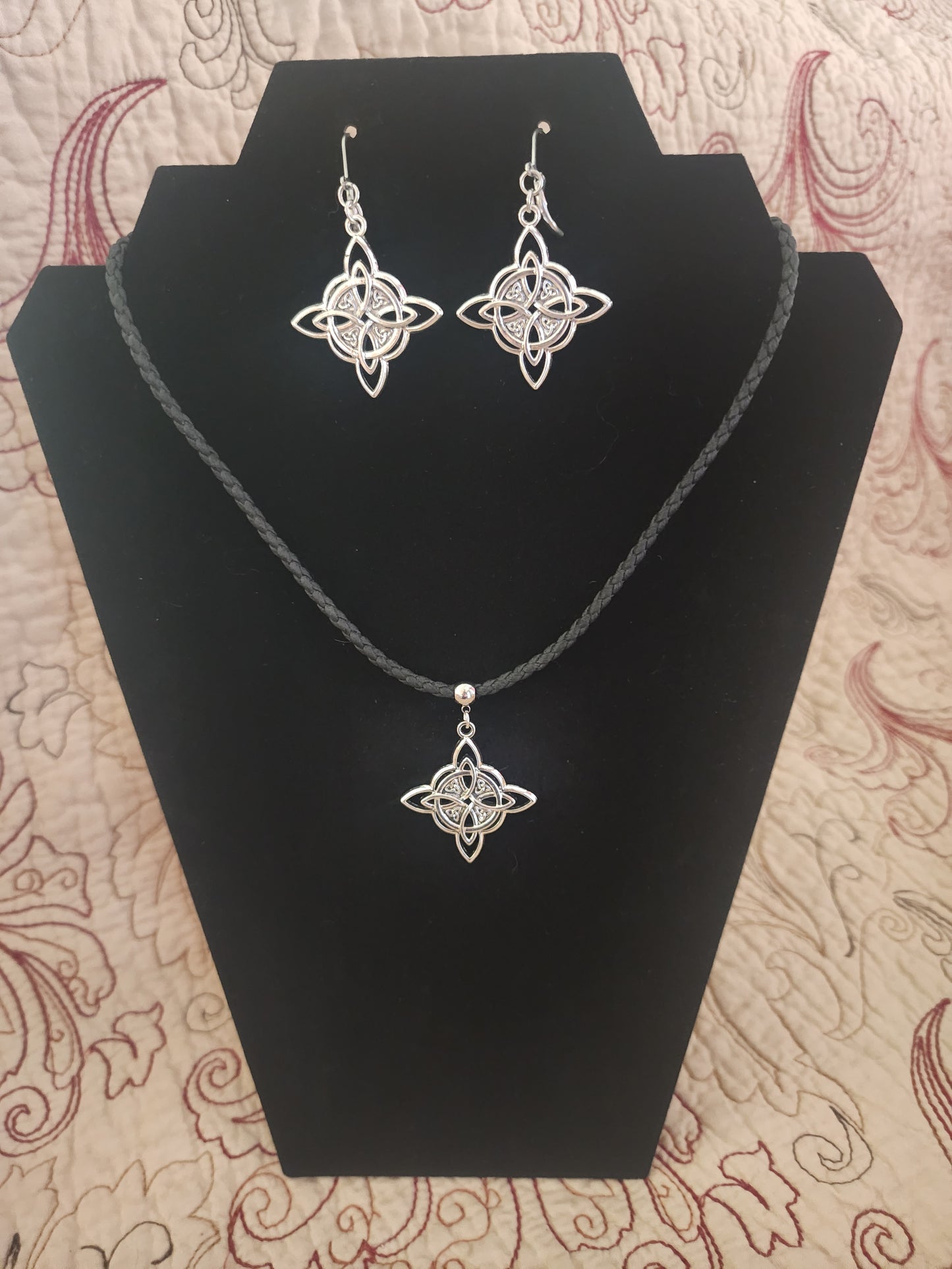 Celtic witches knot necklace with earrings set