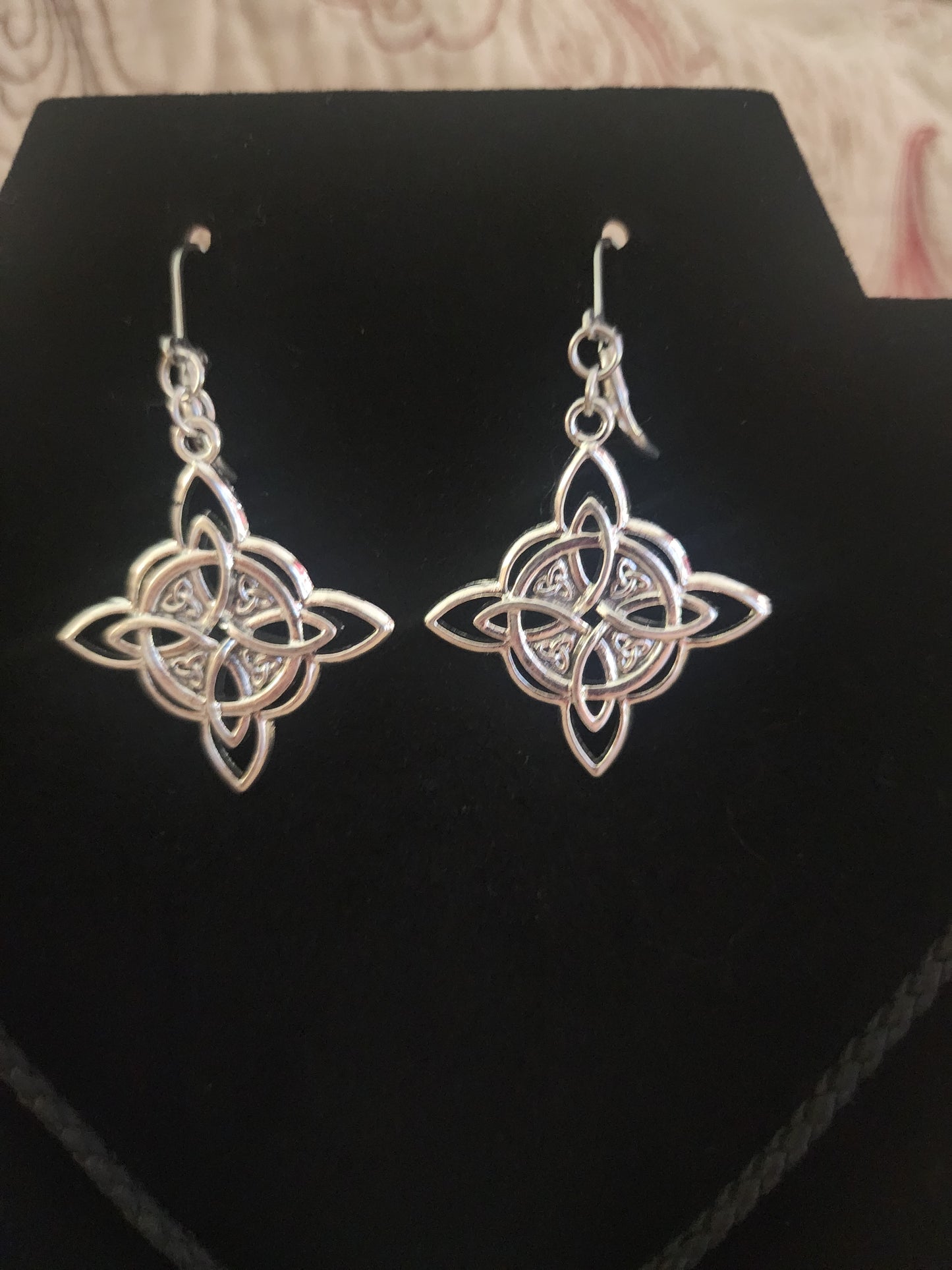 Celtic witches knot necklace with earrings set