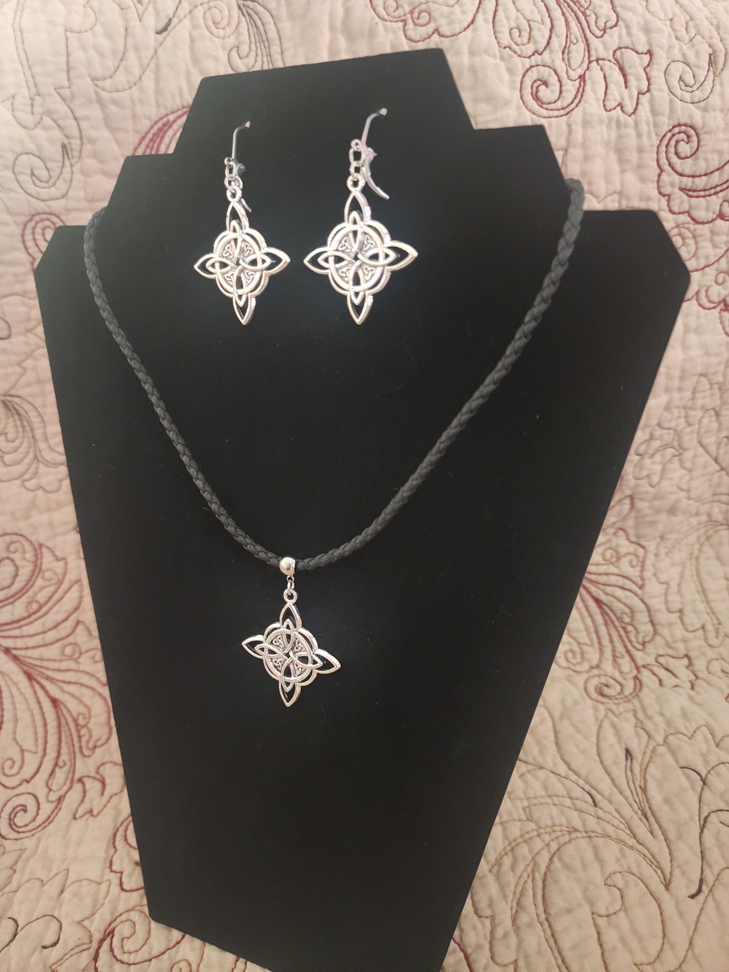 Celtic witches knot necklace with earrings set